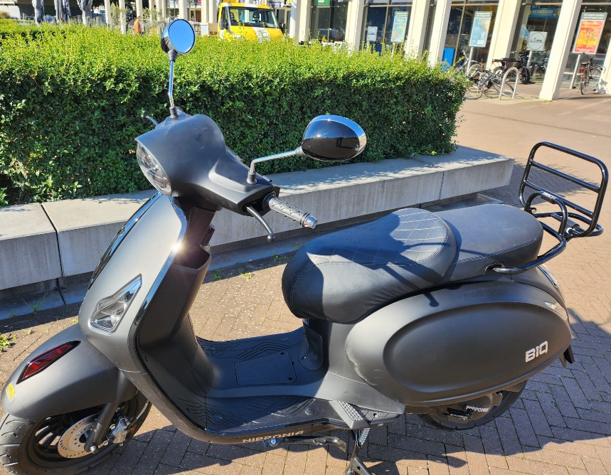 Snorscooter Nipponia Biq 25km mat zwart 4t - Afbeelding 3